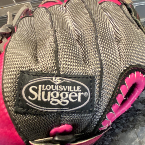 LOUISVILLE SLUGGER DIVA SERIES DV14-HP 10 1/2 LEFT Handed Glove - Picture 10 of 11